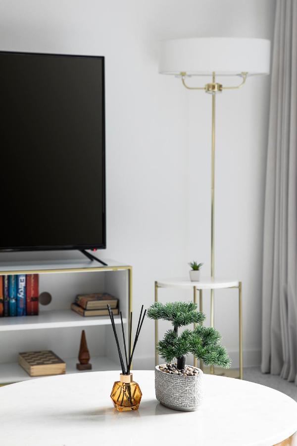 Luxury Spacious Flat With Communal Gardens And Parking Londra Dış mekan fotoğraf
